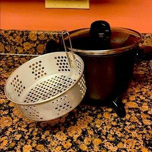 Presto Kettle Multi-Cooker/Steamer-Gently Used